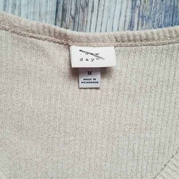 a new day Top - Picture 3 of 8